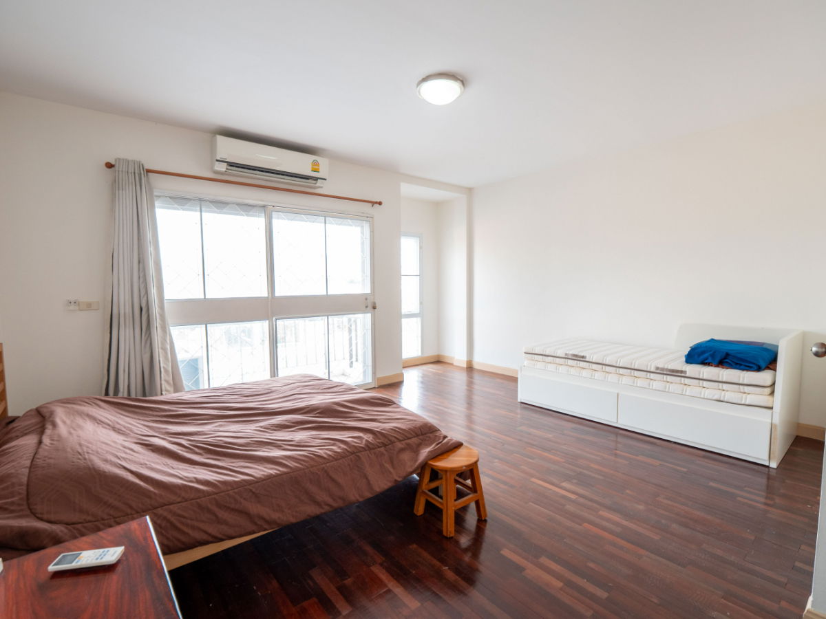 รูป #ขายบ้านริมแม่น้ำโขง #เมืองนครพนม ทำเลดีมากๆ สวยสภาพดี 95% ขายถูก พร้อมอยู่ได้เลย 100 เมตร ถึงริมโขง #ขายทาวน์เฮาส์ริมโขง 2 ชั้น ขนาด 34.9 ตรว. - รูปที่ 42/56