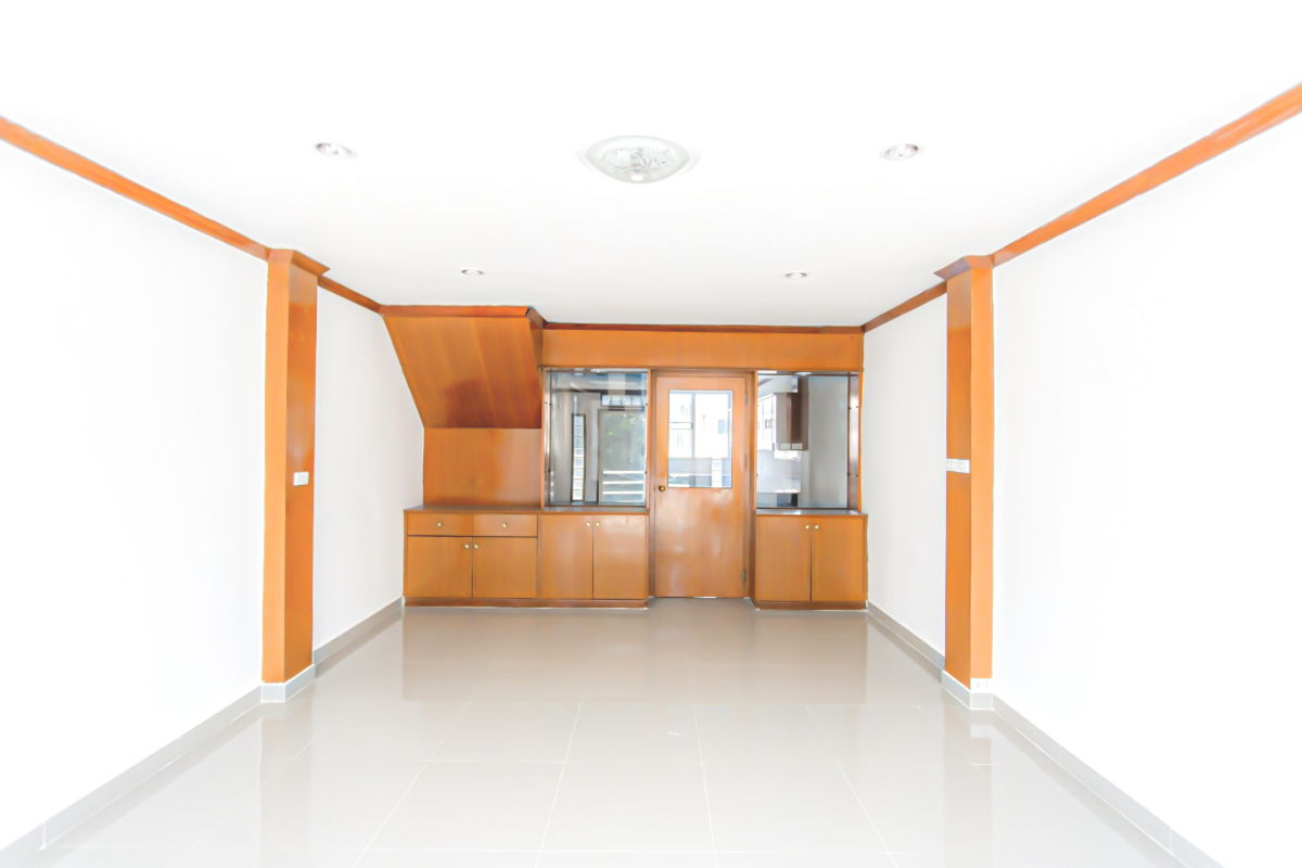 รูป CS035 🚀 ขายด่วน! อาคารพาณิชย์ราคาคุ้ม ทำเลอนาคตไกล - รูปที่ 13/25