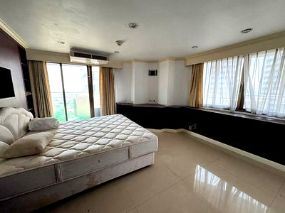 Condos for sale : For Sale: 3-Bedroom, 160 sq.m. Spacious Apartment at Floraville Serviced Apartment