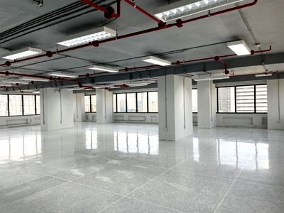 Office for rent วิทยาลัยสารพัดช่างธนบุรี : FOR RENT  OFFICE PROPERTY  87962 BAHT per MONTH