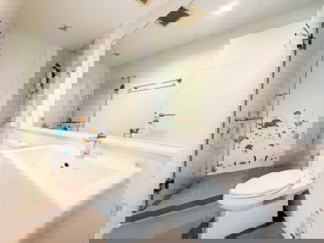 รูป ขายด่วน !! ทาวน์เฮ้าส์ 3.5 ชั้น 20.1 ตรว บ้านกลางเมือง วิภาวดี 64 - รูปที่ 11/12