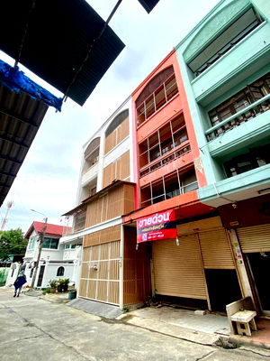 ทาวน์โฮม เขตบึงกุ่ม : ธนะสิน นวมินทร์ 68 (ตึกแถวขายตามสภาพ) ขายอาคารพาณิชย์ 3.5 ชั้น  หมู่บ้านธนะสิน โครงการ 4  ซอย นวมินทร์ 68