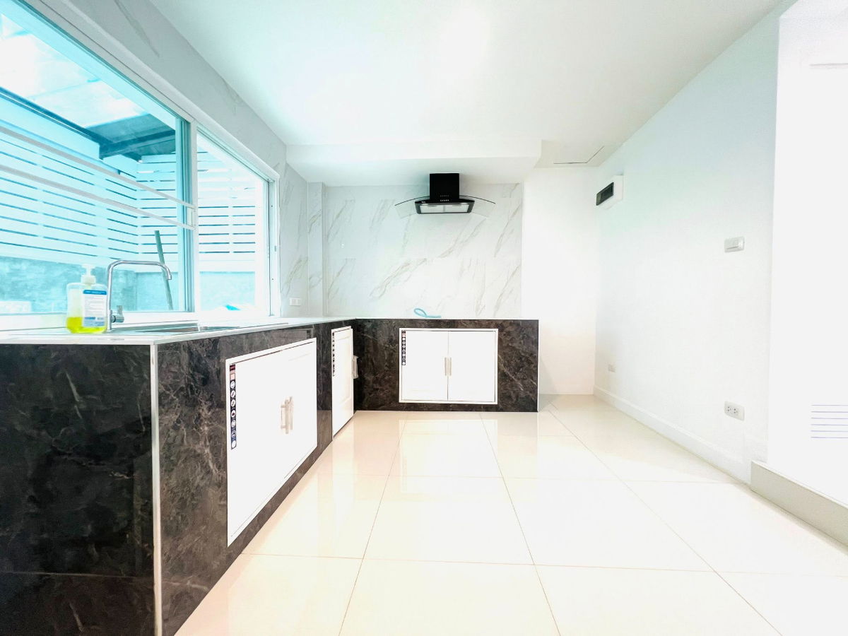 รูป  CS055 🎉✨ โปรแรง! ทาวน์เฮ้าส์สวย ราคาคุ้มค่าเกินราคา - รูปที่ 16/23