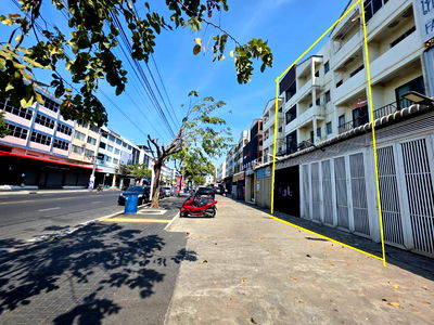 อาคารพาณิชย์ กรุงเทพมหานคร : ขายอาคารพาณิชย์ ติดถนนวัชรพล Tel.0999983897