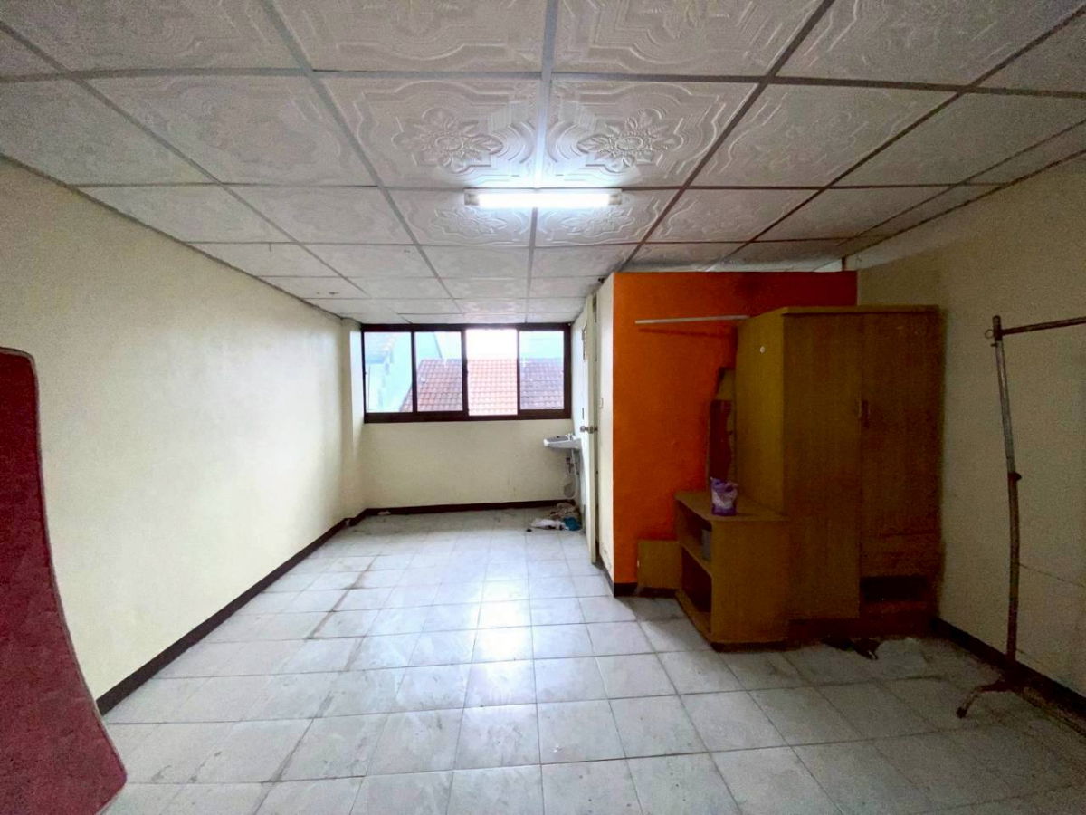 รูป ธนะสิน นวมินทร์ 68 (ตึกแถวขายตามสภาพ) ขายอาคารพาณิชย์ 3.5 ชั้น  หมู่บ้านธนะสิน โครงการ 4  ซอย นวมินทร์ 68 - รูปที่ 14/15