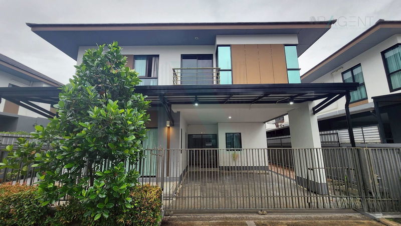 Houses for rent : For Rent 2-story House BAAN LUMPINI SUANLUANG RAMA 9 6 bedroom 5 bathroom