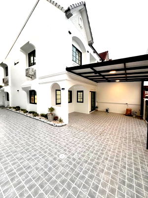 Townhouses for sale Chonburi : Townhouse for sale in East Pattaya with 2 Bedrooms
