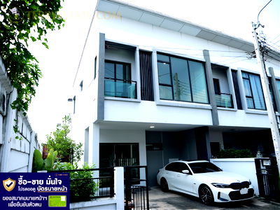 ทาวน์โฮม กรุงเทพมหานคร : ทาวน์โฮมโมเดิร์นหลังมุม 3นอน 2น้ำ ขนาด 25.3 ตร.วา ปรับปรุงใหม่ เพิ่มห้องนอนได้ เป็นส่วนตัวสูง บนทำเลศักยภาพ