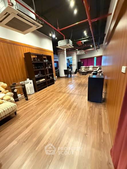 รูป คอนโด 2-ห้องนอน ที่ มูน ทาวเวอร์ คอนโดมิเนียม ใกล้ BTS ทองหล่อ (ID 2632335) - รูปที่ 2/7