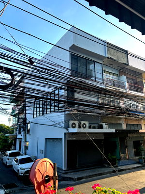 อาคารพาณิชย์ เทสโก้โลตัส ศรีนครินทร์ : CORNER SHOPHOUSE | MIXED-USE 100 m to BTS Royal Thai Navy