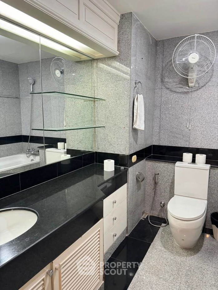 รูป คอนโด 3-ห้องนอน ที่ แกรนด์ หลังสวน คอนโดมิเนียม ใกล้ BTS ราชดำริ (ID 2632347) - รูปที่ 8/9