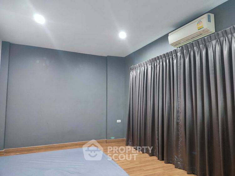 รูป ทาวน์เฮ้าส์ 4-ห้องนอน ใกล้ MRT รัชดาภิเษก (ID 2624739) - รูปที่ 6/9