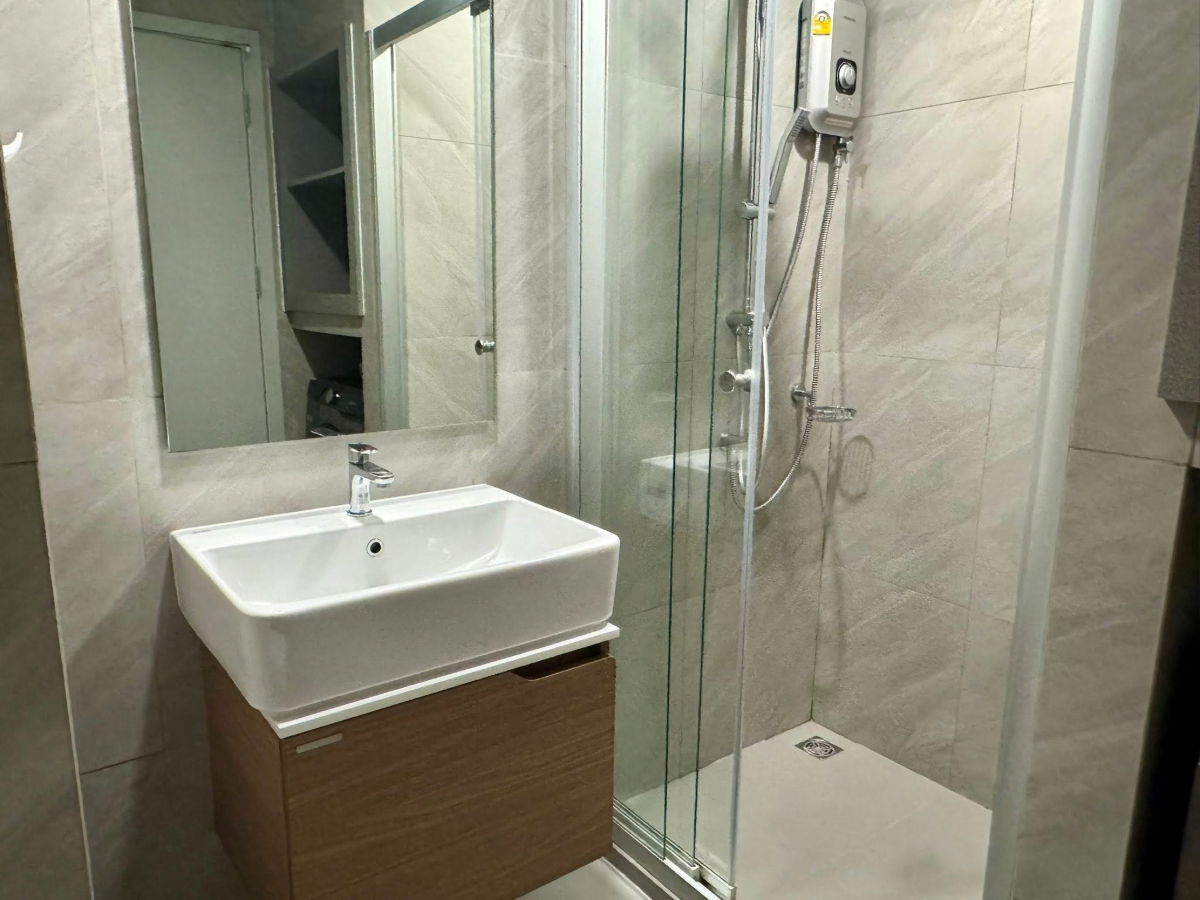 รูป Ideo Chula Samyan【𝐑𝐄𝐍𝐓】🔥ห้องโทนละมุนสไตล์ Smart Minimal จัดสเปซลงตัว อยู่แล้วชีวิตดูเป็นระบบขึ้นทันที🔥 ติดต่อไลน์ไอดี: @hacondo - รูปที่ 5/6