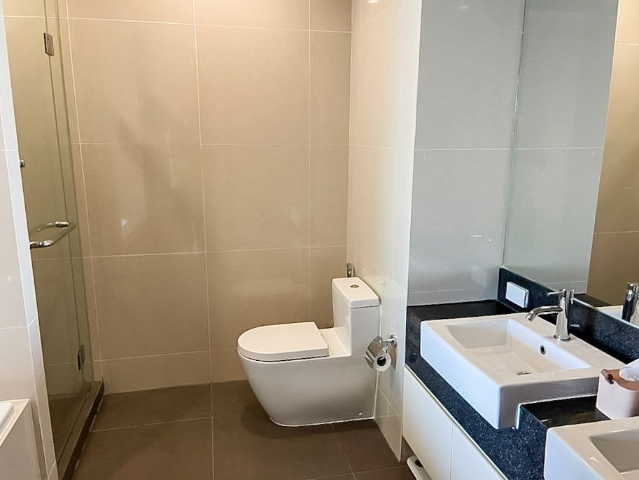 รูป Mövenpick White Sand Beach Pattaya 2BR for sale in Na Jomtien - รูปที่ 6/11