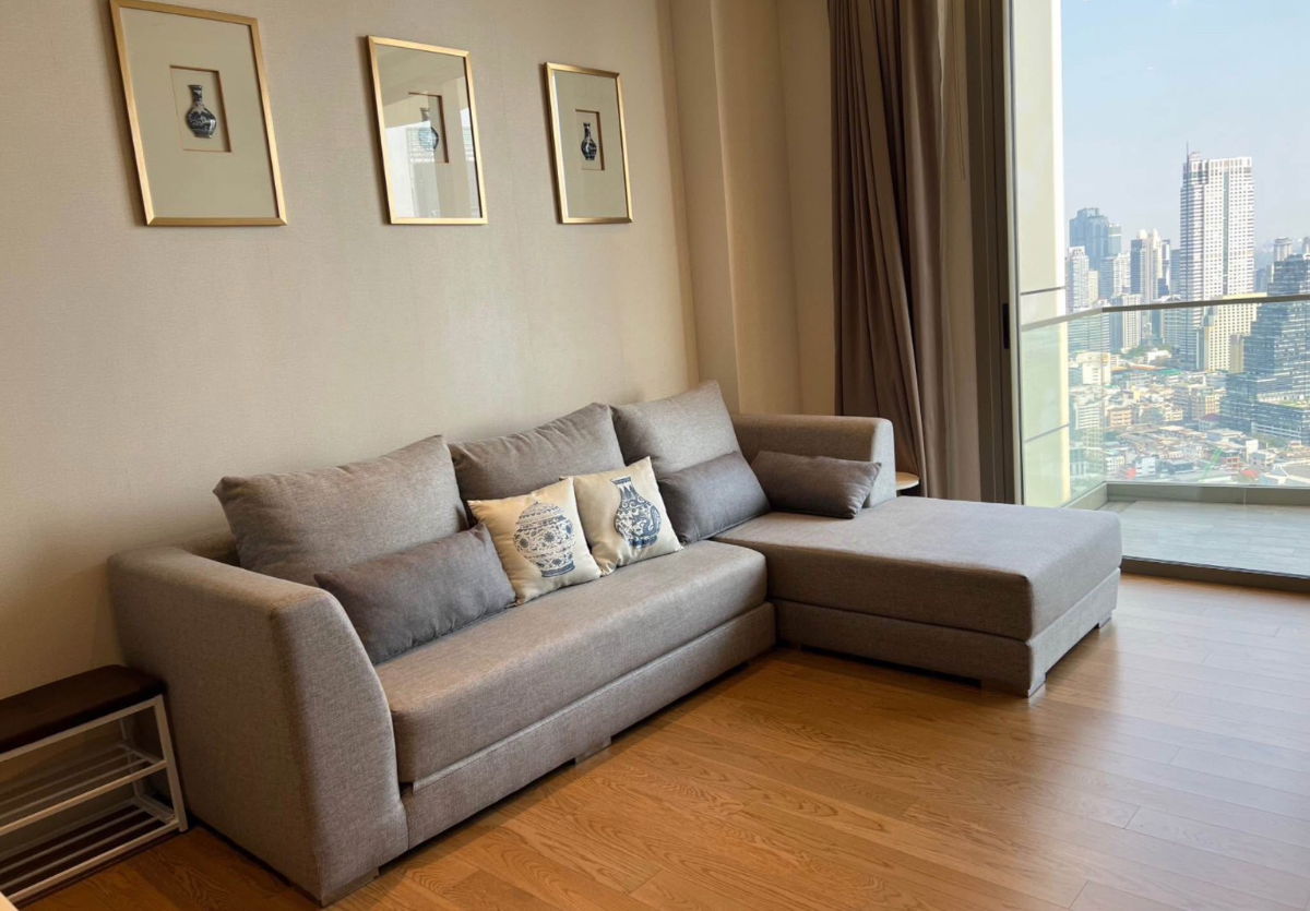 picture Magnolias Waterfront Residences - 2/11