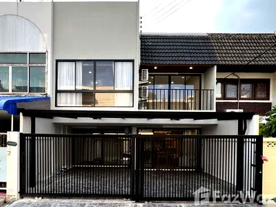 Houses for sale Bangkok : 5 Bedroom House for sale in Khlong Tan Nuea, Bangkok  5366343