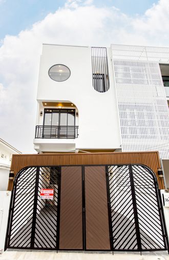 ☃️ขายด่วน น้อง SNOW WHITE ☃️  🏡 TOWNHOME 3 ชั้น🏡 ประดิษฐ์มนูธรรม 10 ซ. ร่วมน้ำใจ 3