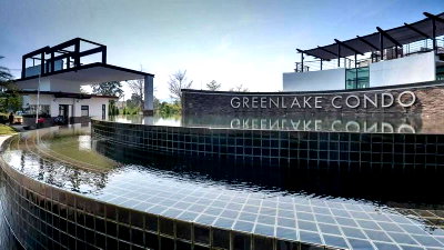 Condos for sale : Condo for sale in Sriracha, Green Lake. Beautiful unit, fully furnished.