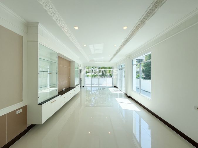 ขายบ้านเดี่ยว 4 ห้องนอน 350 ตร.ม. 100 ตร.ว. รัตนาวดี รีเจ้นท์