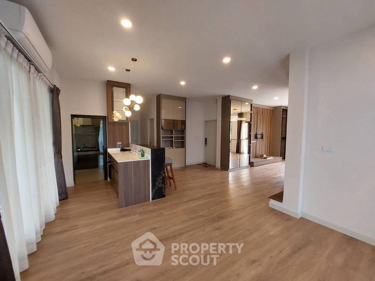 picture 4-BR House at The City Boromarajonani-Thawiwatthana in Sala Thammasop (ID 2623413) - 3/12