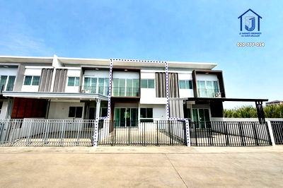 ทาวน์โฮม นิคมบางปะอิน : ขายทาวน์เฮ้าส์ 2 ชั้น หมู่บ้านดีคิวบ์ นวนคร ทางคู่ขนานถนนพหลโยธิน ใกล้นิคมอุตสาหกรรมนวนคร