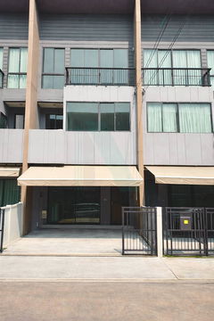 📌 ขายทาวน์โฮม โครงการ บ้านกลางเมือง วัชรพล 3 ชั้น 3 ห้องนอน 3 ห้องน้ำ