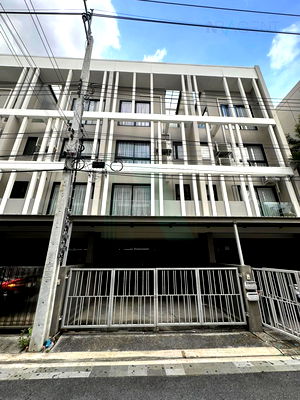 เช่าทาวน์โฮม สมุทรปราการ : 📌 ให้เช่าทาวน์เฮาส์ 4 ชั้น วาย เรซิเดนท์ สุขุมวิท 113 4 ห้องนอน 4 ห้องน้ำ