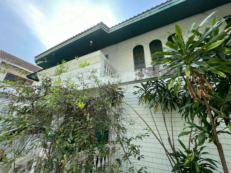 รูป  💙💛❤️ขายด่วน! ที่ดิน 100 วา ✨พร้อมสิ่งปลูกสร้าง แปลงมุม   📍ทำเลหายาก สุขุมวิท 71 – ปรีดีพนมยงค์ 42 - รูปที่ 2/12