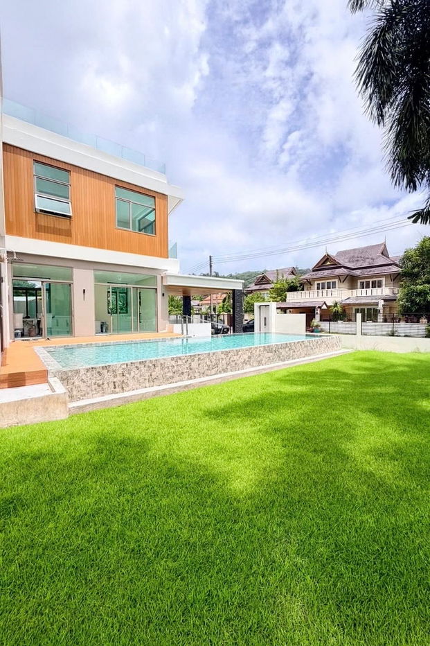 picture Luxury 3-Storey Pool Villa with Sky Deck for Sale – Chalong, Phuket - 1/7