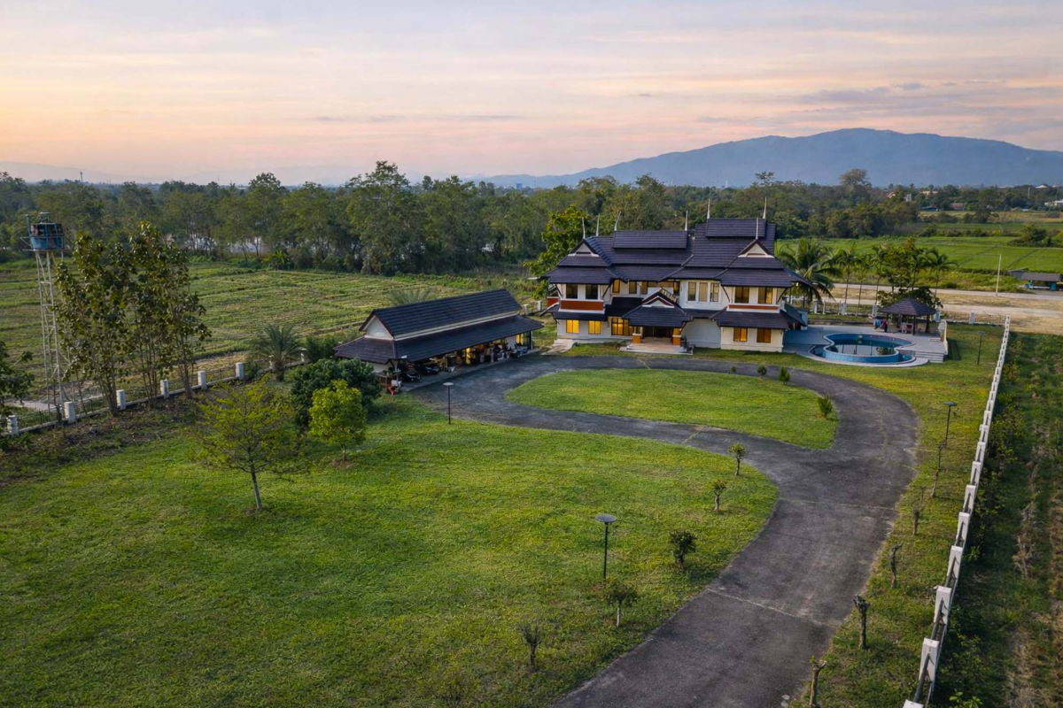 picture Spacious Private Residence with Pool and Garden Setting - 1/18