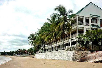 Condos for sale : 2-BR Condo at Baan Monchalay close to North Cha-Am Beach (ID 2631237)