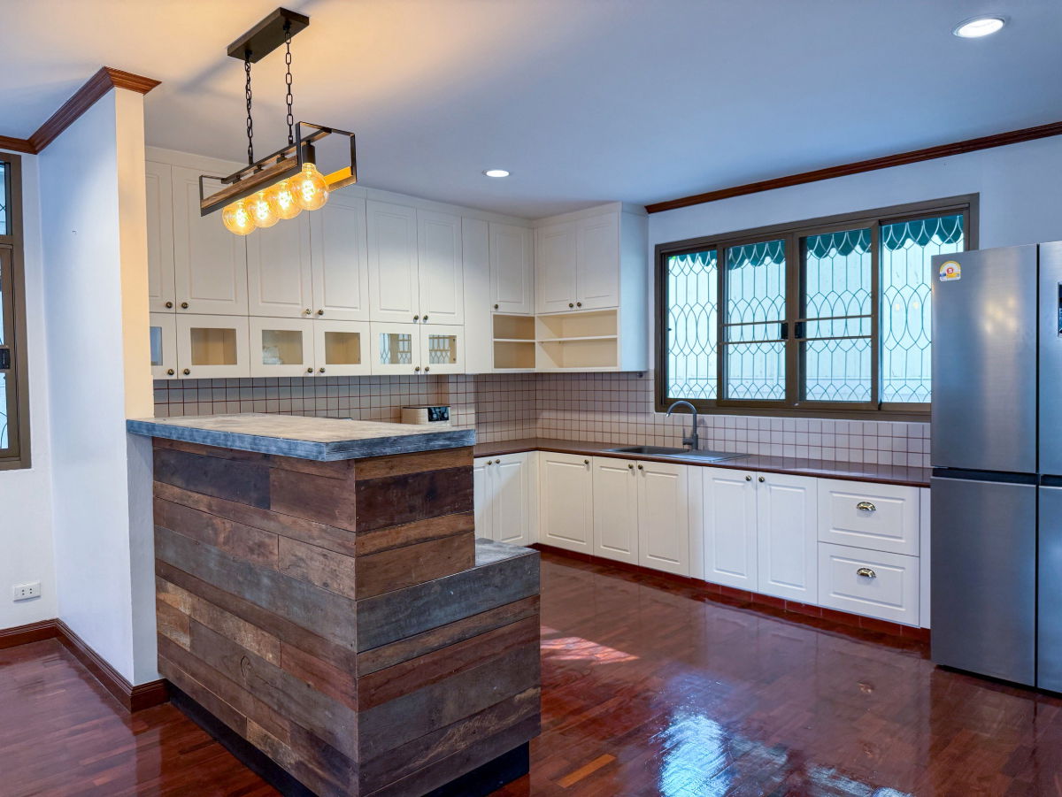 รูป ให้เช่าบ้านเดี่ยวใจกลางเมือง ปรับปรุงใหม่ พร้อมเข้าอยู่ - รูปที่ 7/30