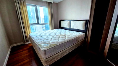 Condos for sale : Condo Belle Grand Rama  for sale 2 bed  bath Fl. 21 Good Price.