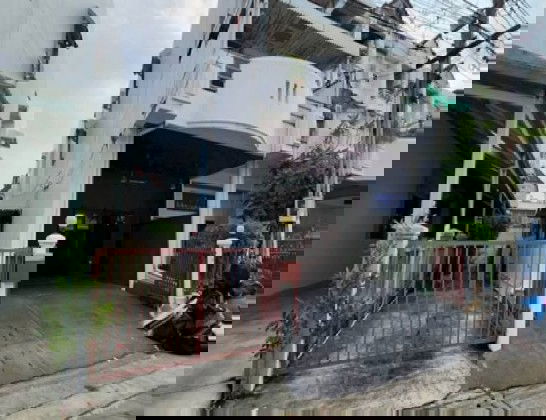 รูป ให้เช่าโฮมออฟฟิศ 3 ชั้น หมู่บ้านศรีวรา ทาวน์อินทาวน์ / บ้านเปล่า ไม่มีเฟอร์นิเจอร์ / แอร์ 4 เครื่อง / เหมาะสำหรับทำเป็นออฟฟิศ สำนักงาน จดบริษัทได้ - รูปที่ 1/10