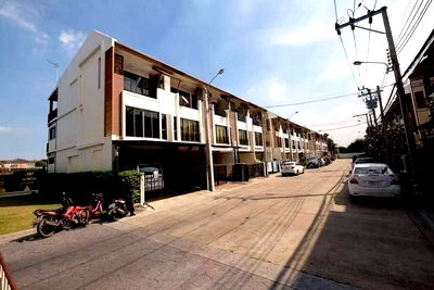 Townhouses for rent : 🏢#PN2311_120 🏢💥Urgent💥 Guaranteed availability! Click quickly before it's gone‼️ For Rent 60k.🔥🔥 The Private Sukhumvit 97/1 Project