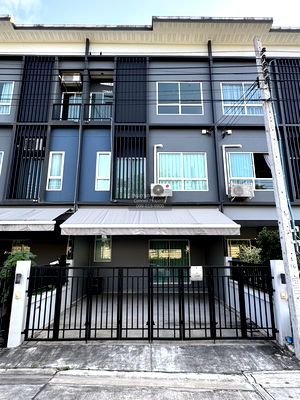 Townhouses for rent Suwannaphum International Airport : For Rent Townhouse/Townhome  , Sammakorn Avenue Suvarnabhumi , wide frontage , Khlong Song Ton Noon , Lat Krabang , Bangkok , CX-143855 ✅ Live chat with us ADD LINE @connexproperty ✅