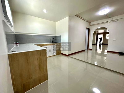 ทาวน์โฮม ลาดพร้าวตอนกลาง โชคชัย 4 ลาดพร้าว 71 นาคนิวาส : ขายทาวน์เฮ้าส์/ทาวน์โฮม  โชคอนันต์ 2 ลาดพร้าว เขต ลาดพร้าว กรุงเทพ CX-84067 ✅ ทักไลน์ @connexproperty ตอบทันที ทีมงานมืออาชีพ ✅