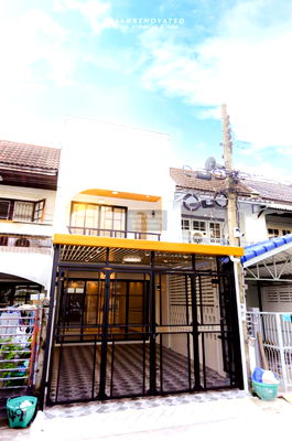 Townhouses for sale Rattana Bandit University (Rbac) : For Sale Townhouse/Townhome  , Sinthorn Happyland , wide frontage , newly renovated , Khlong Chan , Bang Kapi , Bangkok , CX-117308 ✅ Live chat with us ADD LINE @connexproperty ✅