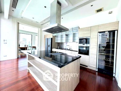 Condos for sale Bangkok University : 3-BR Condo at Le Raffine Jambu Dvipa Sukhumvit 39 Condominium near BTS Phrom Phong (ID 2633112)
