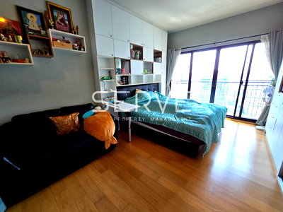 Condos for sale Big C Super Center Ratchadamri : 1 Bed Large Room   City view Fully furnished Good Location Close to BTS Phaya Thai and Airport Line Phaya Thai 200 m. @ Noble Revent