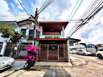 Townhouses for rent : For Rent House nearSukhumvit 25