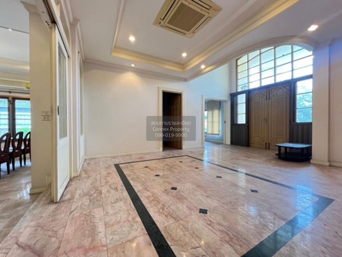 รูป ขายบ้าน  ลดาวัลย์ ศรีนครินทร์ ชั้นสูง ห้องมุม หน้ากว้าง บางแก้ว บางพลี สมุทรปราการ CX-136582 ✅ ทักไลน์ @connexproperty ตอบทันที ทีมงานมืออาชีพ ✅ - รูปที่ 3/12