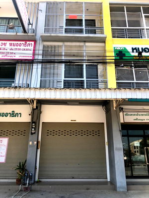 อาคารพาณิชย์ สิงห์บุรี : ขายอาคารพานิชย์ 3 ชั้น อ.เมือง จ.สิงห์บุรี