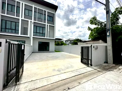 เช่าทาวน์โฮม กรุงเทพมหานคร : ทาวน์เฮ้าส์ให้เช่า 3 ห้องนอน ใน ลาดพร้าว, กรุงเทพมหานคร 6036073