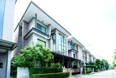 บ้านเดี่ยว ถนนประชาอุทิศ ห้วยขวาง : Modern Luxury Home 3 ชั้น เชื่อมต่อเส้นเลียบทางด่วนได้ทันที พร้อมเดินทางไปเอกมัย-ทองหล่อ 🚘