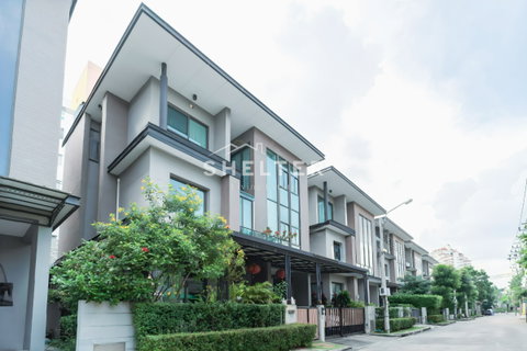 Modern Luxury Home 3 ชั้น เชื่อมต่อเส้นเลียบทางด่วนได้ทันที พร้อมเดินทางไปเอกมัย-ทองหล่อ 🚘