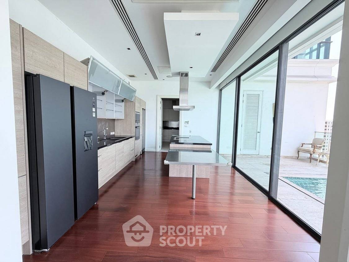 รูป คอนโด 3-ห้องนอน ที่ เลอ รัฟฟิเน่ สุขุมวิท 39 คอนโดมิเนียม ใกล้ BTS พร้อมพงษ์ (ID 2636870) - รูปที่ 10/14
