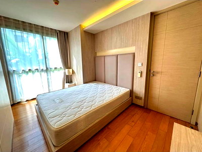 Condos for rent : For rent Via Botani Sukhumvit 47 1 BR, 35Sq【Line: Yosita828】