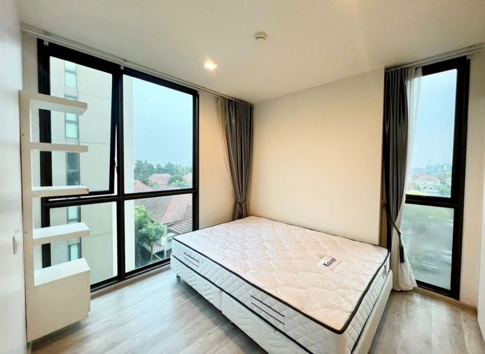 code : G105 ว่างแล้ว!! คอนโดให้เช่า แชมเบอร์ส เฌอ รัชดา-รามอินทรา  | ห้องมุม ทิศตะวันออก วิวสระว่ายน้ำ บรรยากาศเงียบสงบ