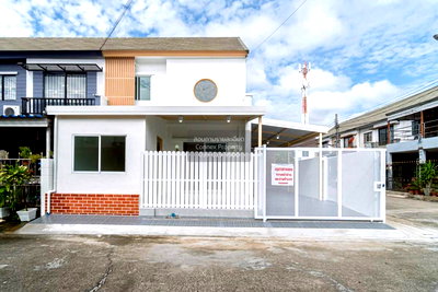 Townhouses for sale Lotus's go fresh Pruksa Village 3 : For Sale Townhouse/Townhome  , Baan Pruksa 54 Ring Road-Khlong Thanon , corner unit , wide frontage , newly renovated , MRT-Khong Bang Phai , Bang Mae Nang , Bang Yai , Nonthaburi , CX-134923 ✅ Live chat with us ADD LINE @connexproperty ✅